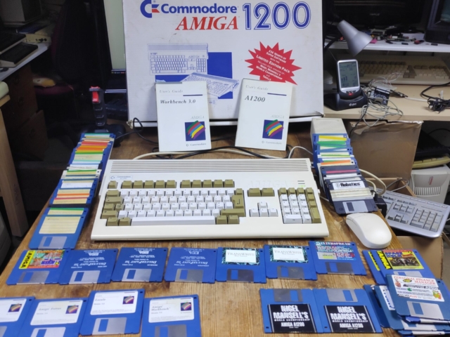 Amiga 1200 Fully Working Boxed WHDLoad Joystick Disks